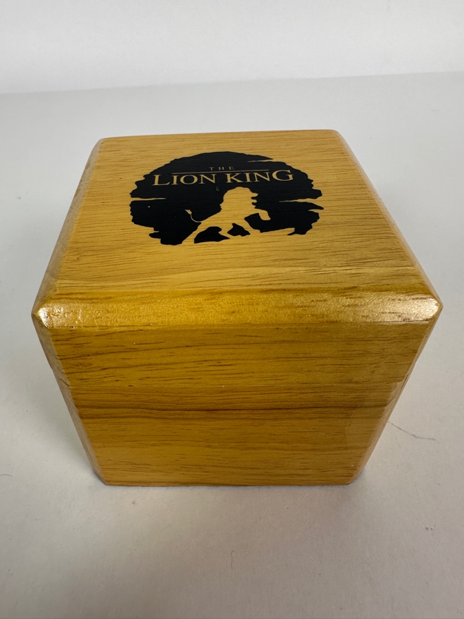 Disney The Lion King Limited Edition Fossil Watch With Mufasa Dial And Wooden Collector Box [Photo 5]