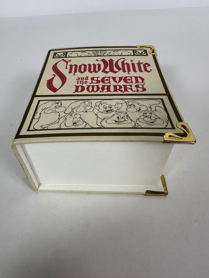 1993 Walt Disney Snow White & The Seven Dwarfs Fantasma Storybook Watch With Original Packaging [Photo 6]