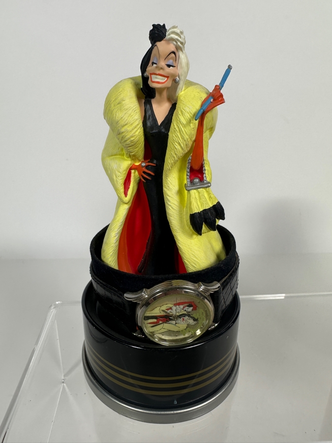 Disney Villains Cruella De Vil Limited Edition Fossil Watch With Figural Stand And Collector Tin [Photo 2]