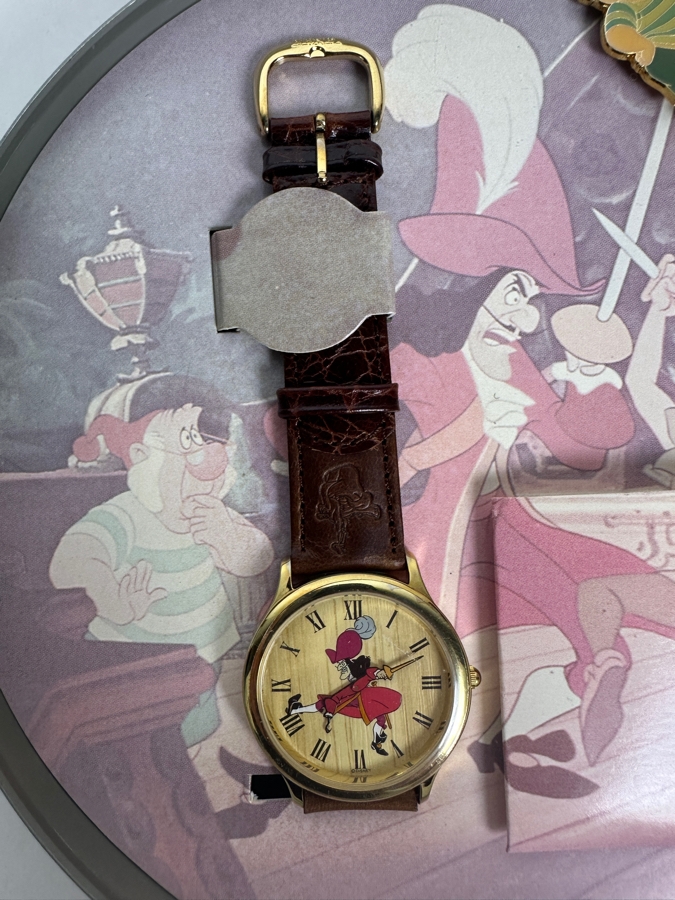Disney Watch Collector Club Peter Pan Limited Edition Series III Fossil Watch And Pin Set With Film Reel Tin [Photo 3]