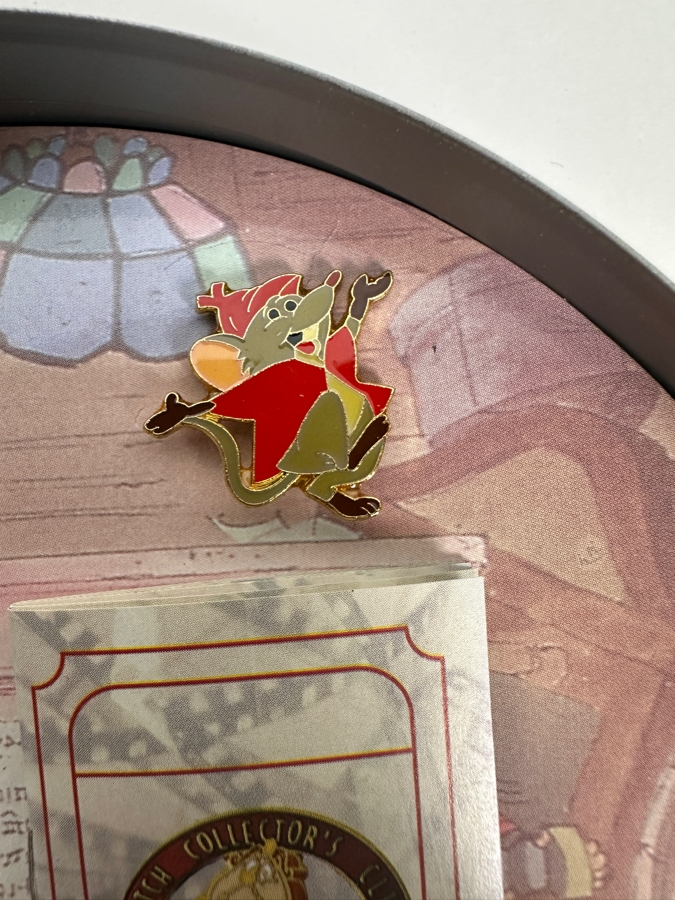 Disney The Aristocats Watch Collectors Club Series III Fossil Limited Edition Watch And Pin Set With Film Reel Tin [Photo 5]