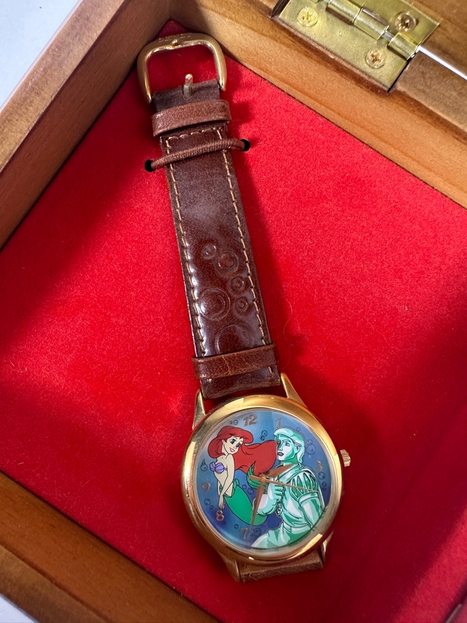 Disney The Little Mermaid Ariel And Eric Watch Collectors Club Series V Wristwatch With Music Box And Bonus Pocket Watch [Photo 3]