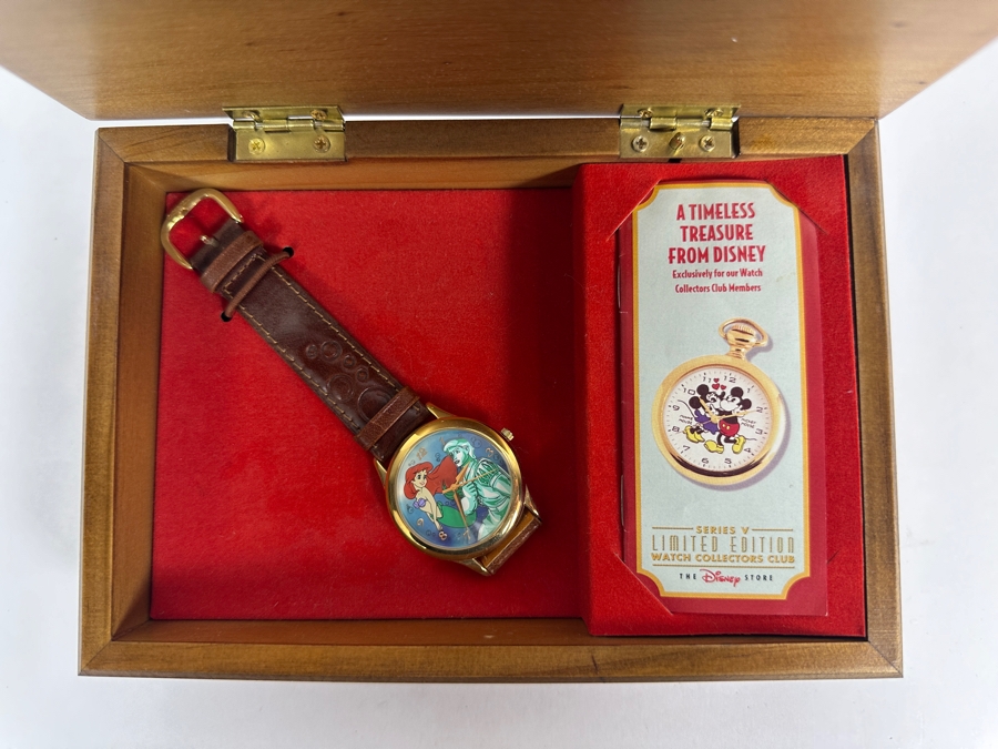 Disney The Little Mermaid Ariel And Eric Watch Collectors Club Series V Wristwatch With Music Box And Bonus Pocket Watch [Photo 2]