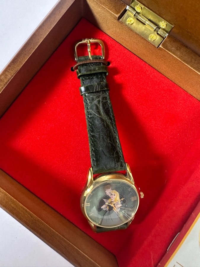Disney Sleeping Beauty Aurora And Phillip Watch Collectors Club Series V Wristwatch With Music Box And Bonus Pocket Watch [Photo 3]