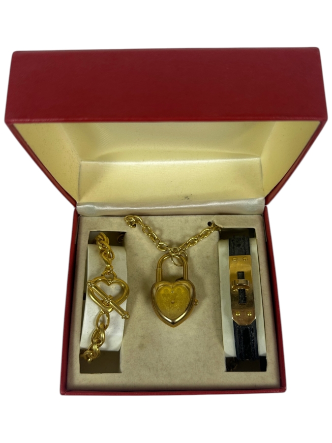 Disney Mickey Mouse Limited Edition Fossil Heart-Shaped Padlock Watch Set With Interchangeable Bracelet And Leather Strap