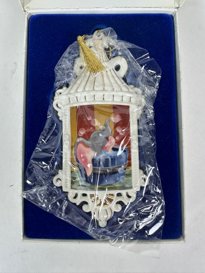 Disney Classics Walt Disney Collection Limited Edition Holiday Ornament Set Featuring Winnie The Pooh Magician Mickey And Dumbo With Certificates Of Authenticity [Photo 3]