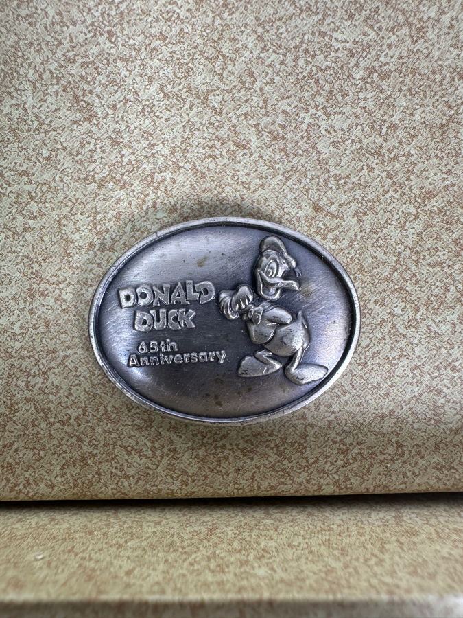 Disney Donald Duck 60th Anniversary Limited Edition Fossil Watch Set With Original Box And Commemorative Pin [Photo 3]