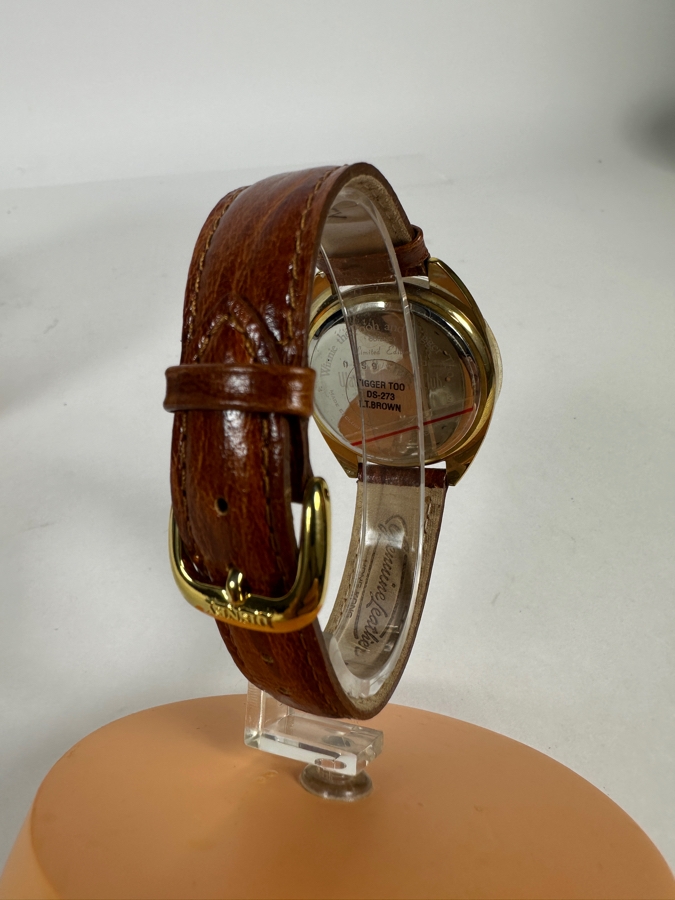 Disney Winnie The Pooh Tigger Pouncing Watch Collectors Club Series VI Fossil Limited Edition Watch With Orange Ceramic Hunny Pot Display Case [Photo 3]