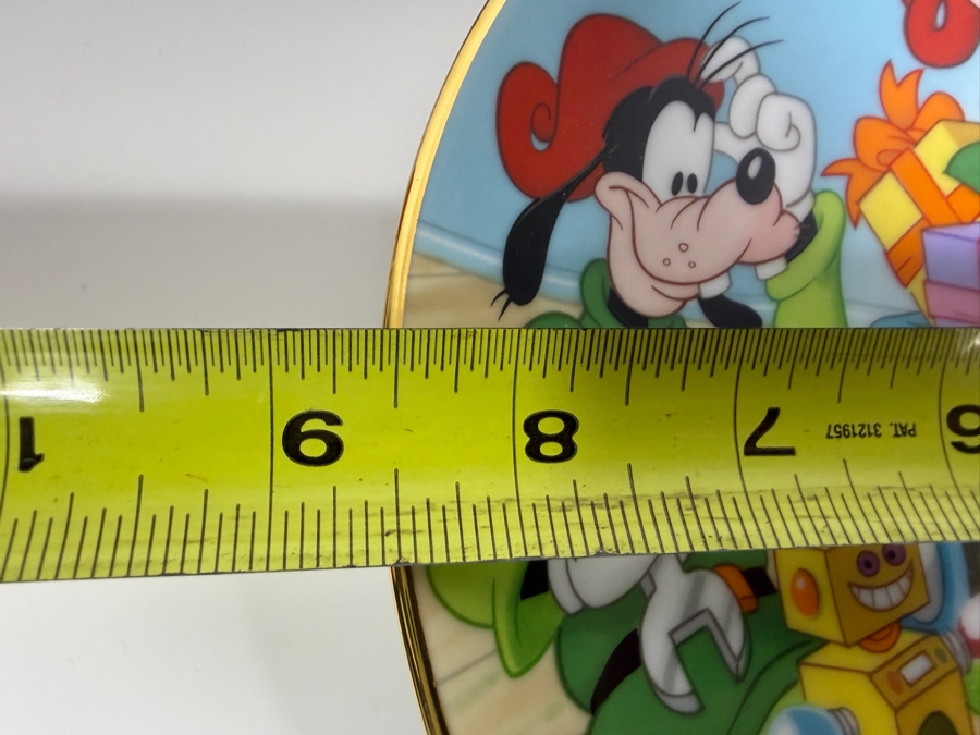 Just Added - (5) Grolier Collectibles Disney Christmas Collector Plates - Artwork By The Walt Disney Company 8.5'W [Photo 7]