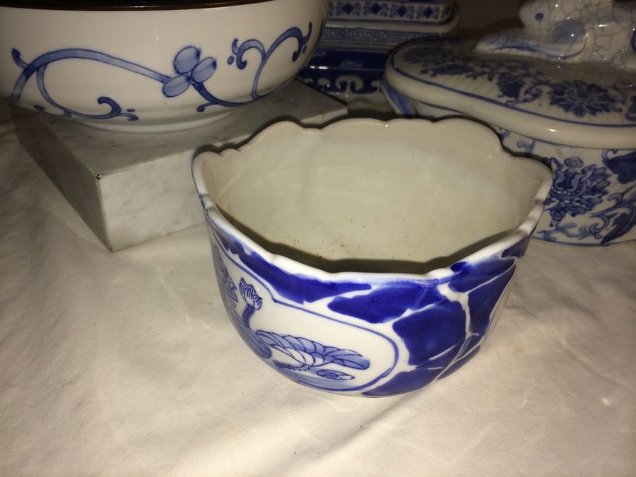 (8) Blue & White Lot [Photo 2]