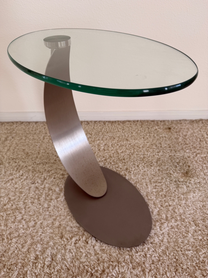 Modern Scoop Accent Table 19W X 12D X 21H [Photo 4]