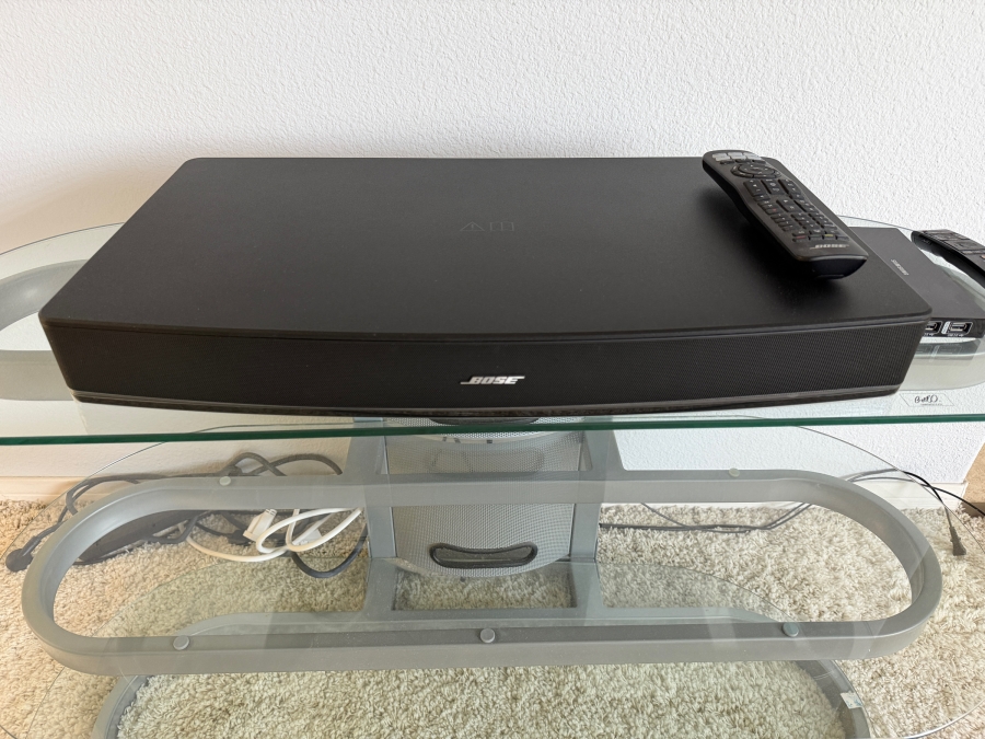 BOSE Solo 15 TV Sound System In Black [Photo 2]