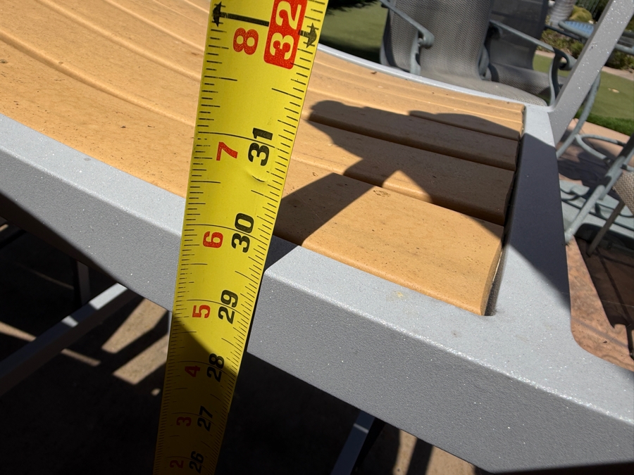 Pair Of Ivy Terrace Aluminum Barstools 30' Seat Height [Photo 6]