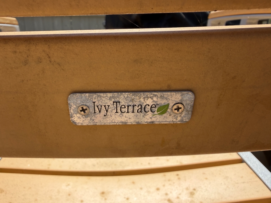 Pair Of Ivy Terrace Aluminum Barstools 30' Seat Height [Photo 5]