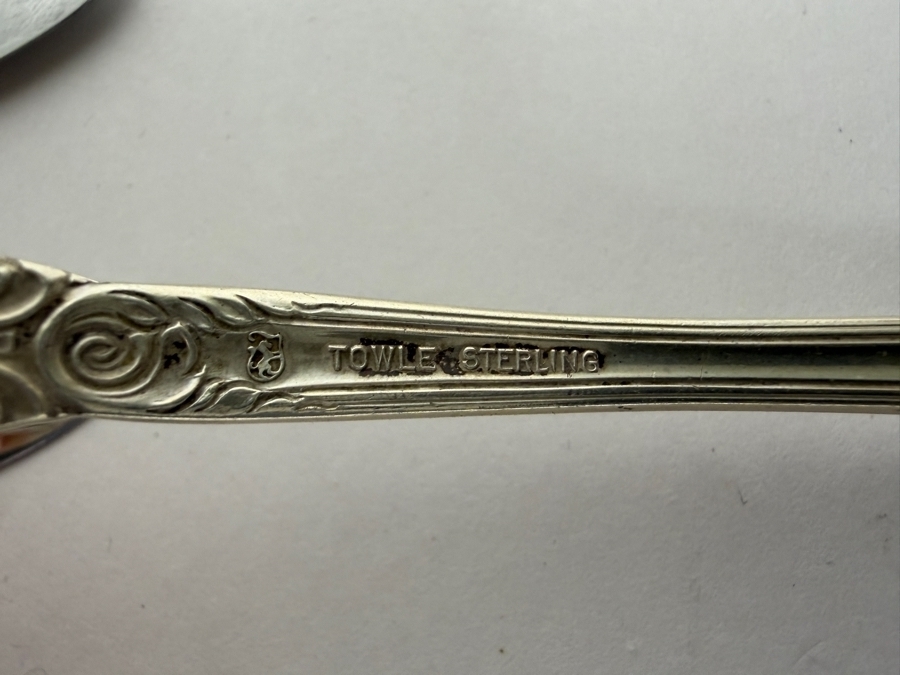 Towle Sterling Silver 'Old Master' Flatware Service (762.8g Of Sterling Silver ($1,730 Melt Value) & 455.6g Of Sterling Handled Knives) [Photo 9]