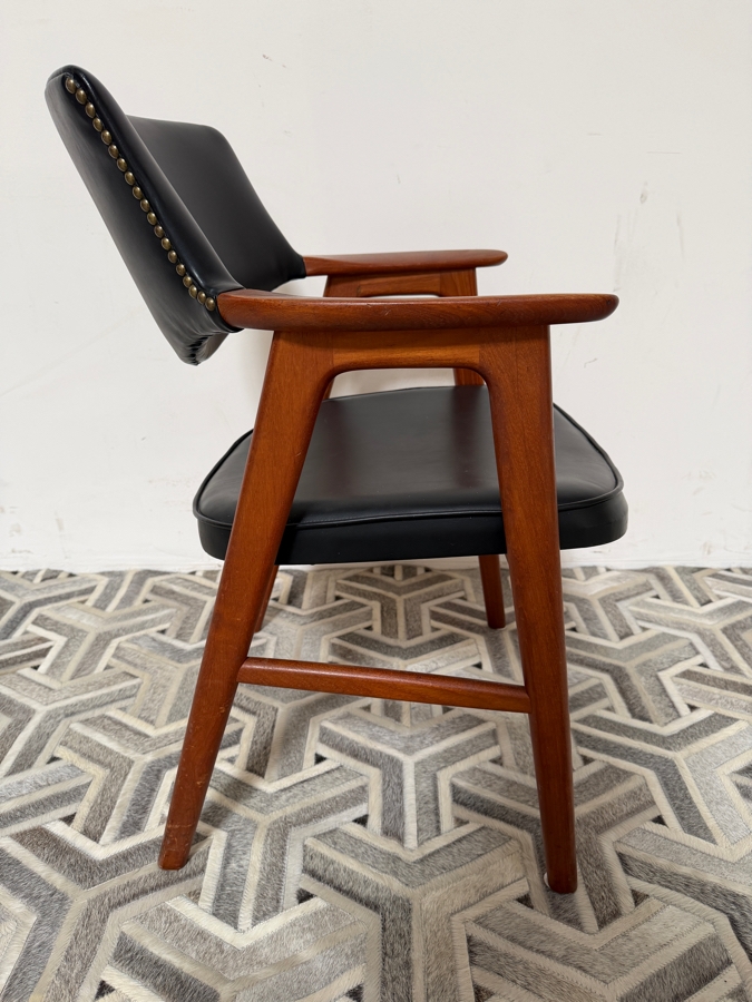 Danish Mid-Century Modern 'Elbow' Armchair Designed By Erik Kirkegaard For Høng Stolefabrik 24.5W X 24D X 32.5H [Photo 5]