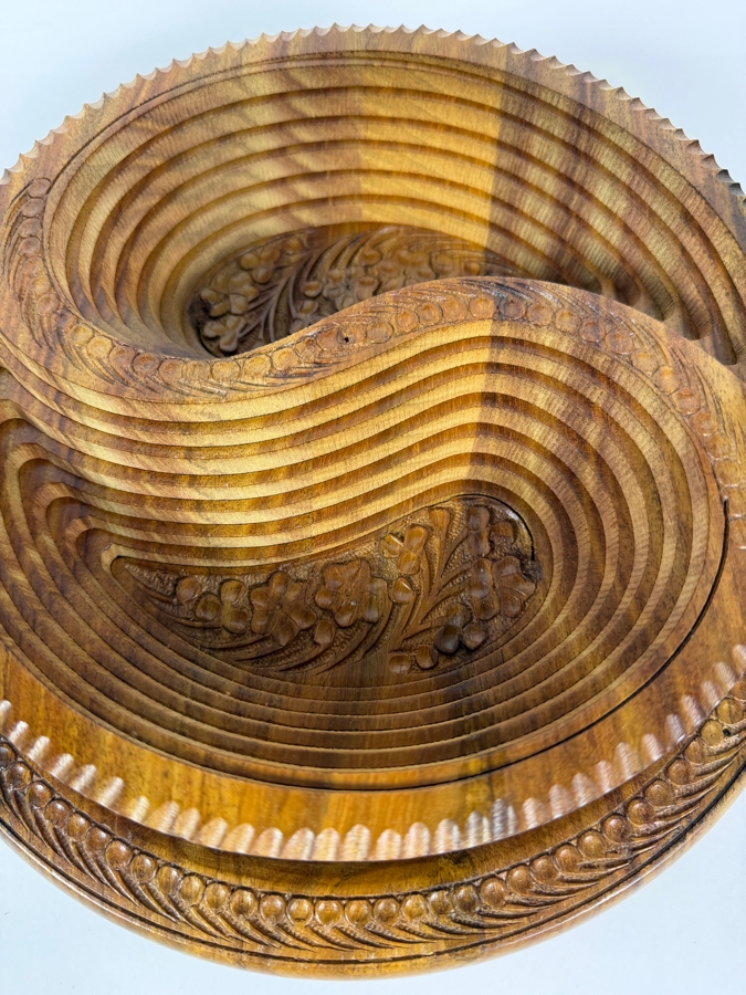 Vintage Hand Carved Wooden Collapsible Fruit Nuts Basket Yin Yang Divided Bowl, 12'W [Photo 4]