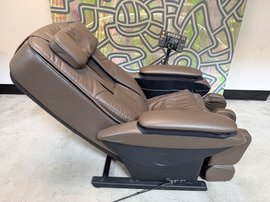 Panasonic Real Pro Ultra EP-MA70 Luxury Heated 3D Massage Chair, Premium Brown Synthetic Leather Full Body Recliner With Mounted Remote Control, 45.3'H Retails $7,000 [Photo 2]