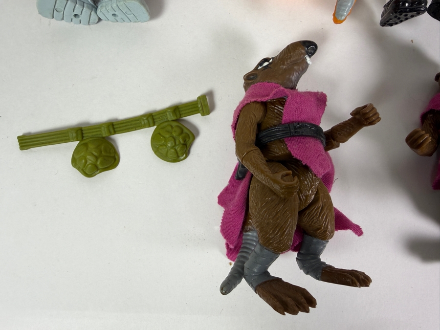 Collection Of Vintage 1980s/90s Action Figures Including Mainly Teenage Mutant Ninja Turtles Action Figures By Playmates [Photo 13]