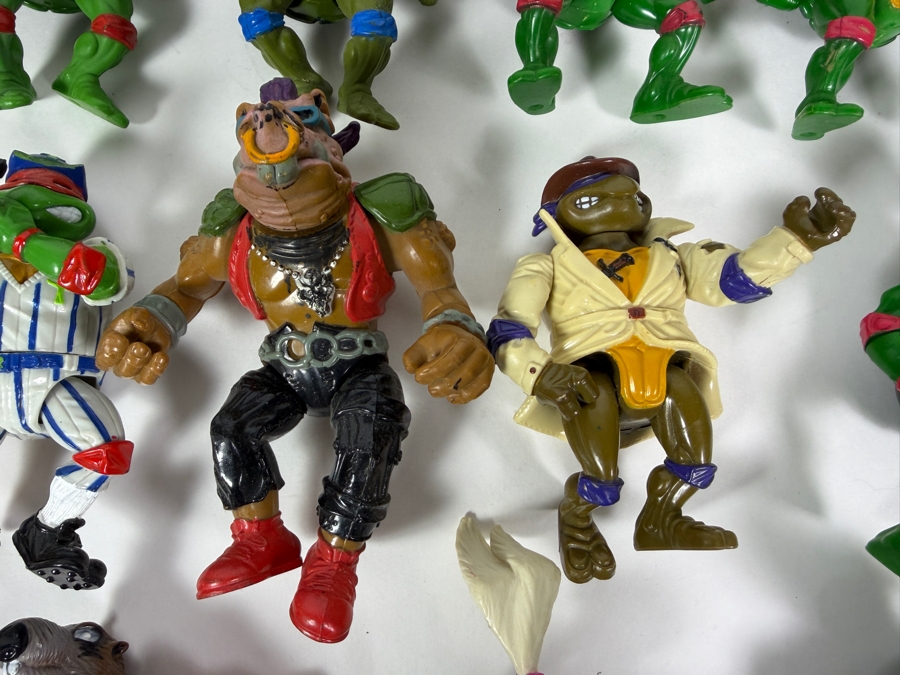 Collection Of Vintage 1980s/90s Action Figures Including Mainly Teenage Mutant Ninja Turtles Action Figures By Playmates [Photo 10]