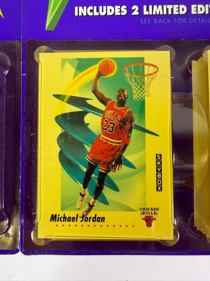 (8) Vintage 1991-92 Factory Sealed Blister Packs Of SkyBox NBA Basketball Cards - 496 Cards Total Featuring Michael Jordan And Earvin Johnson [Photo 4]