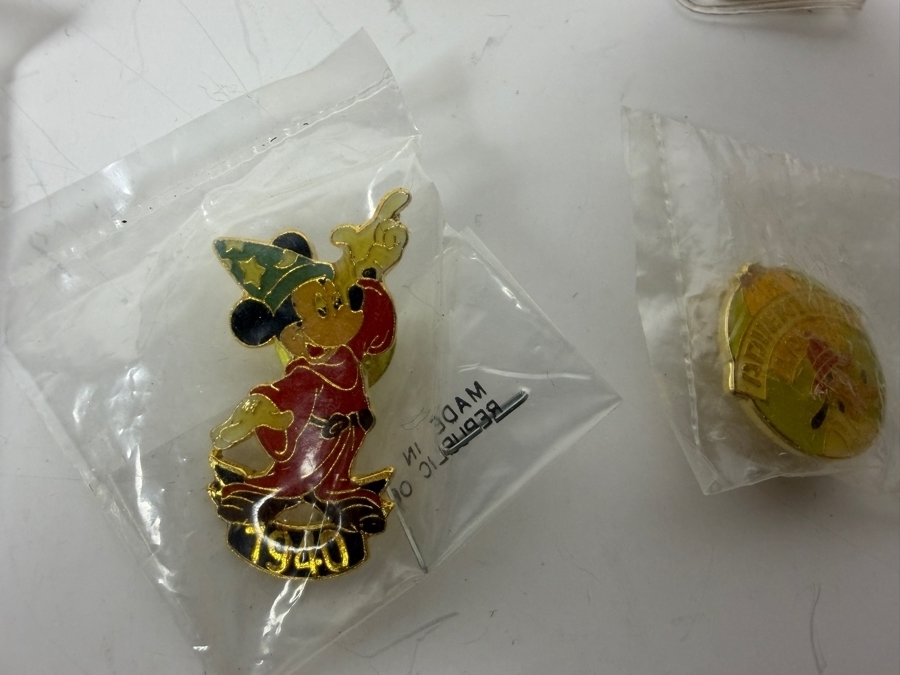 (28) Vintage Collectible Walt Disney Trading Pins [Photo 19]