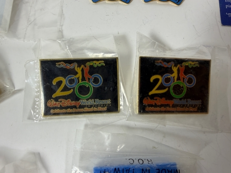 (28) Vintage Collectible Walt Disney Trading Pins [Photo 14]
