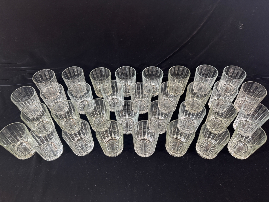 Just Added - 33 Glasses Tumblers Barware 4.25'H [Photo 3]