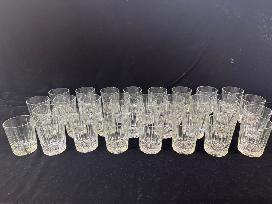 Just Added - 33 Glasses Tumblers Barware 4.25'H [Photo 2]