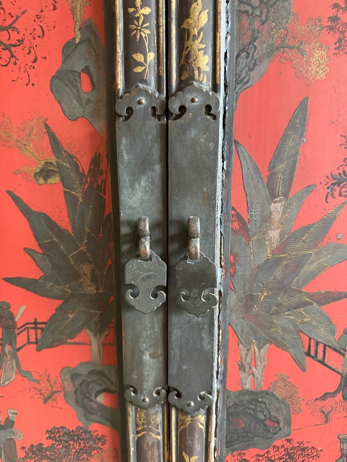Stunning Antique Chinese Red Wooden Lacquered Hand-painted Cabinet 34W X 18D X 34H [Photo 5]