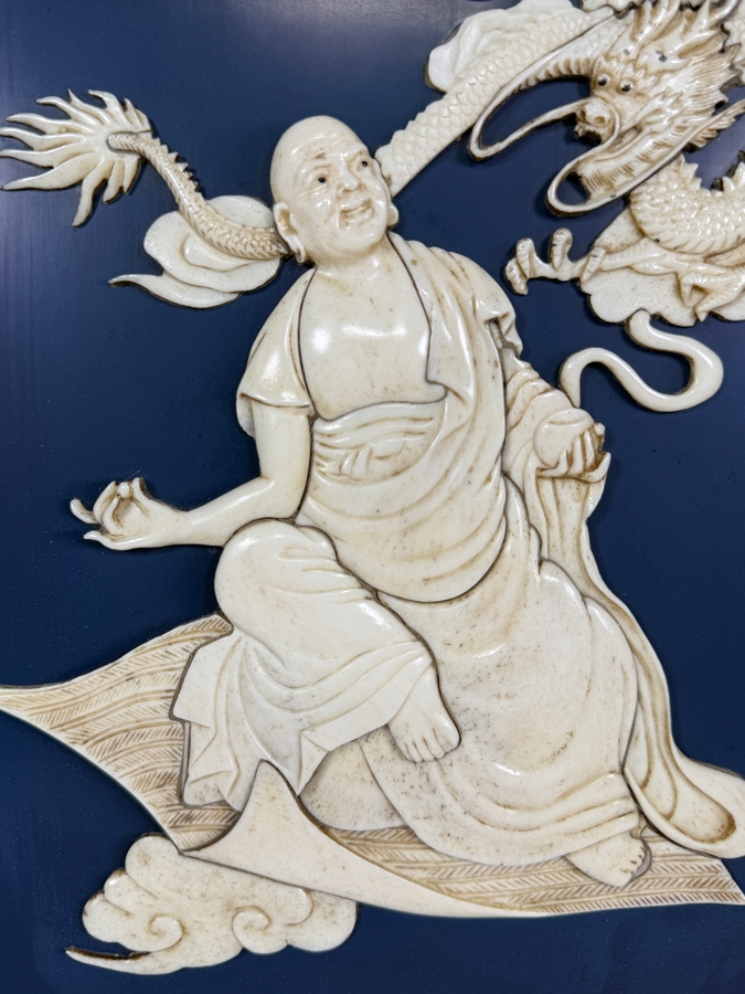 Vintage Chinese Republic Period Blue Lacquer Wall Panel Plaque Inset Carved Bone Taming Dragon Luohan Arhat Figurine [Photo 5]