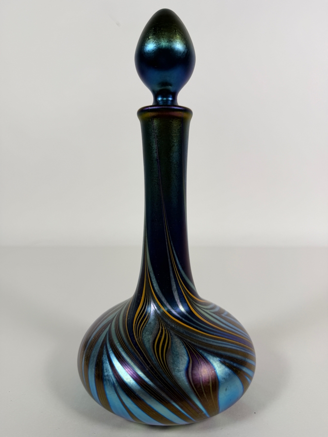 Stunning Vintage 1978 Lundberg Studios Signed Iridescent Blue Green Pulled Feather Teardrop Art Glass Perfume Bottle With Stopper 10'H [Photo 2]