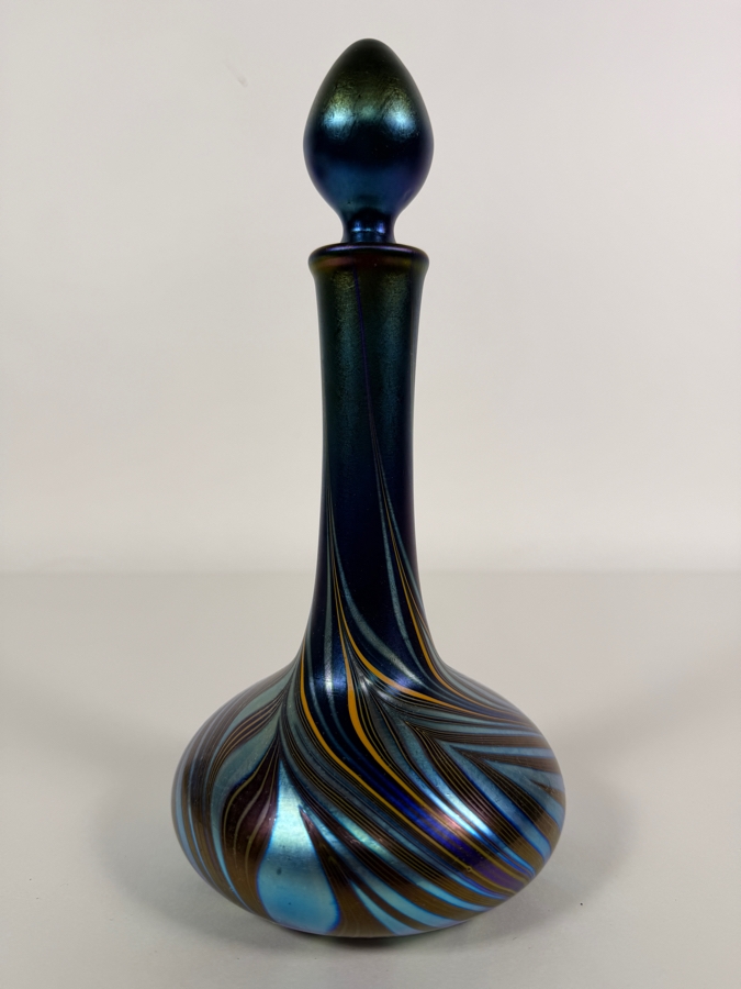 Stunning Vintage 1978 Lundberg Studios Signed Iridescent Blue Green Pulled Feather Teardrop Art Glass Perfume Bottle With Stopper 10'H [Photo 3]