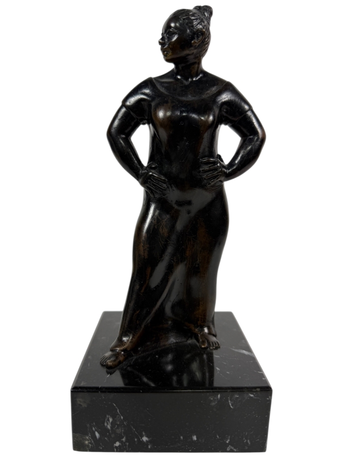 Vintage 1986 Signed M. Alvarado Modernist Standing Woman Hands On Hips Cast Bronze Sculpture Mounted On Polished Black Marble Base 9.5'H