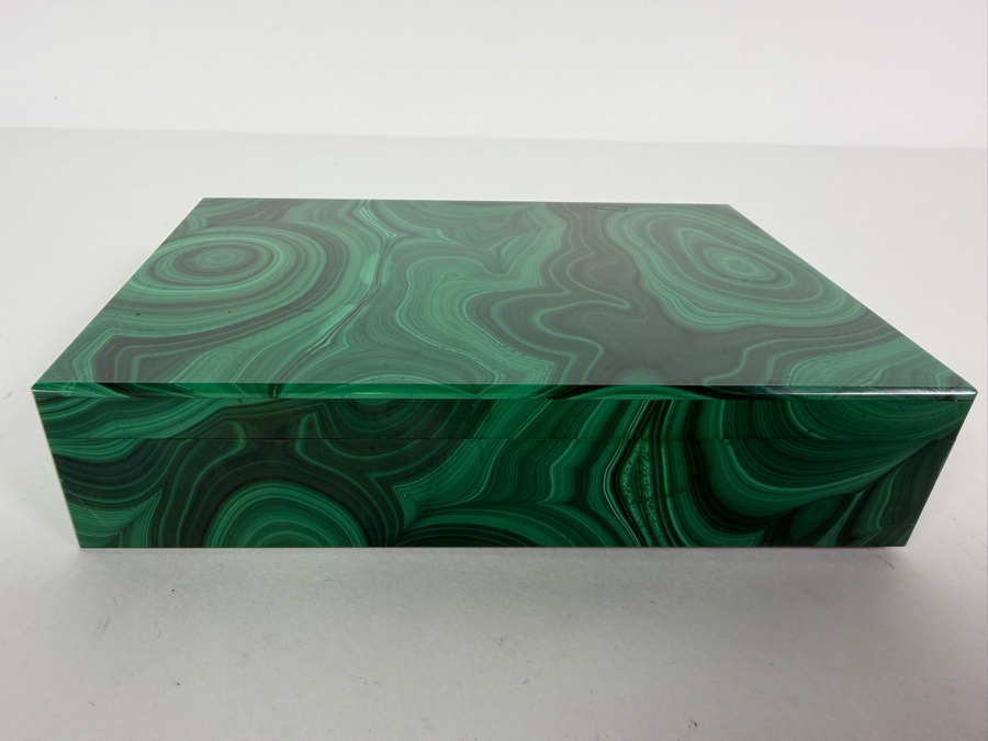 Vintage Luxury Genuine Green Malachite Veneer Hinged Lidded Rectangle Keepsake Trinket Cigar Box 6'W X 4'D X 1.5'H [Photo 2]
