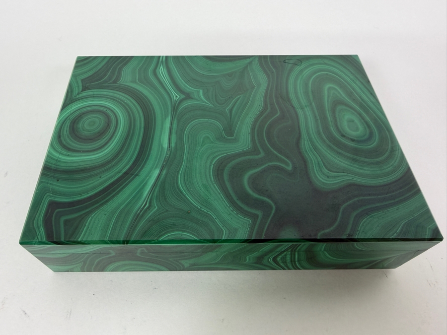 Vintage Luxury Genuine Green Malachite Veneer Hinged Lidded Rectangle Keepsake Trinket Cigar Box 6'W X 4'D X 1.5'H [Photo 3]