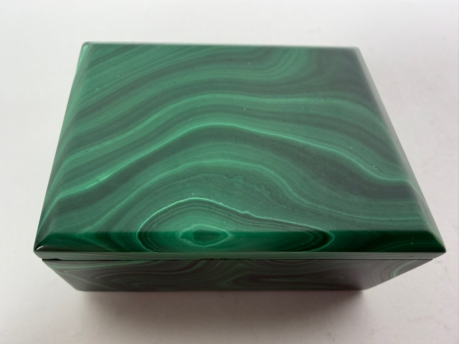 Green Malachite Hinged Box 2.25W X 1.75D X 1H [Photo 3]