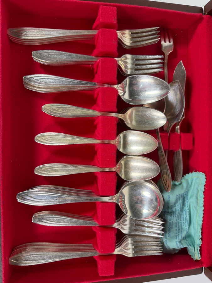 Just Added - Vintage 1847 Rogers Bros Silhouette Silverplate Flatware Service Set With Wooden Storage Canteen Chest Approximate Service for 12 [Photo 2]