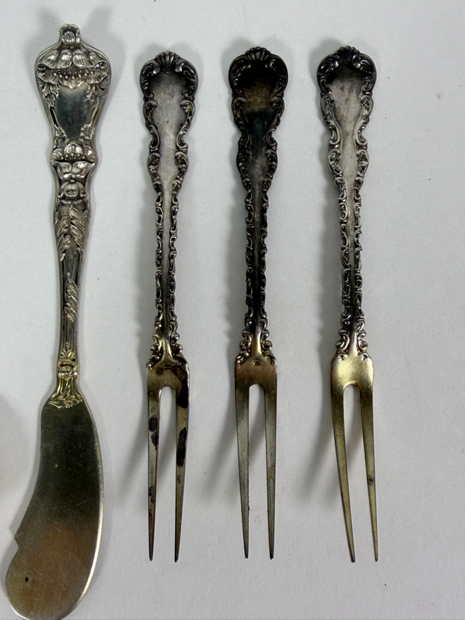 Ornate Sterling Silver Taurus April Zodiac Spoon 5'L, Butter Knife And (3) Berry Forks 61.1g ($138 Melt Value) [Photo 5]