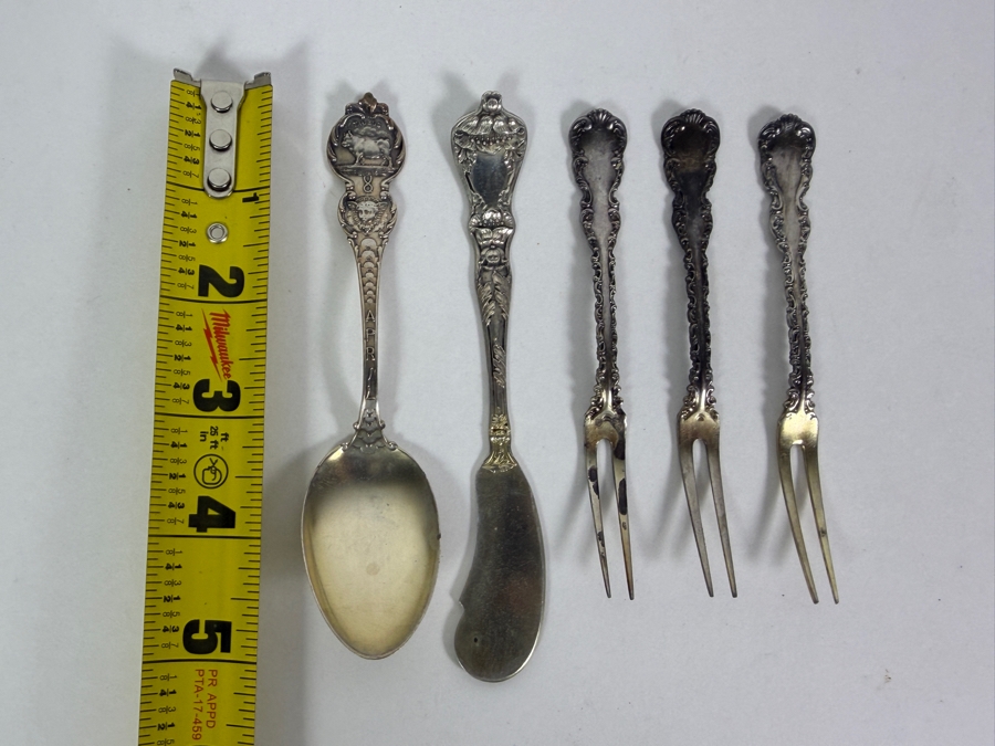 Ornate Sterling Silver Taurus April Zodiac Spoon 5'L, Butter Knife And (3) Berry Forks 61.1g ($138 Melt Value) [Photo 9]