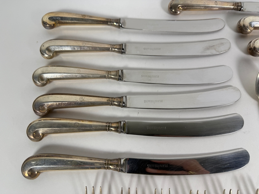 Stieff Williamsburg Queen Anne .925 Sterling Silver 31 Piece Flatware Set Made In USA [1,120g Of Sterling] ($2,538 Melt Value) Plus 625.9g Of Sterling Handled Knives [Photo 11]