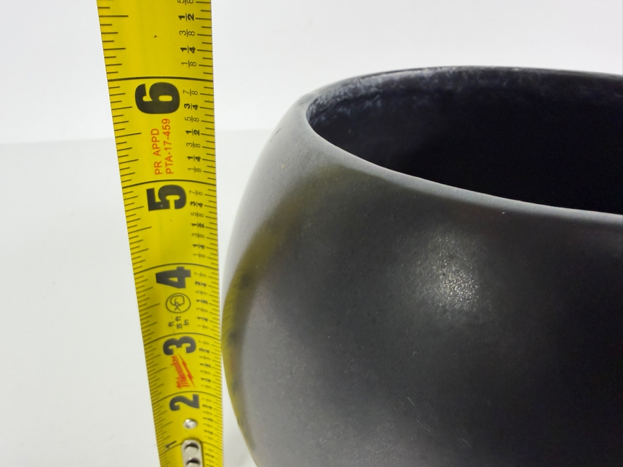 McCoy USA Pottery Vase In Black 6H [Photo 7]