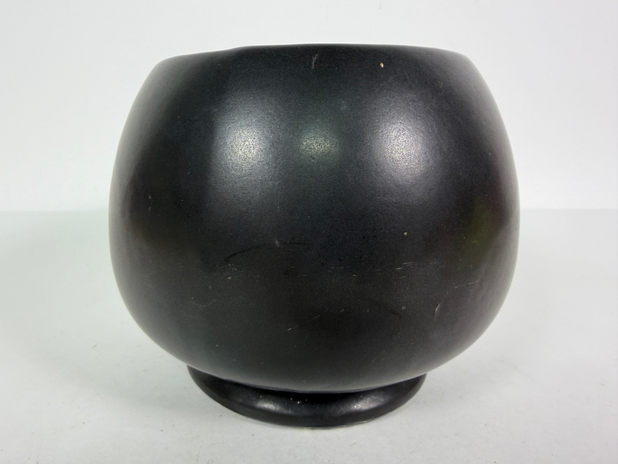 McCoy USA Pottery Vase In Black 6H [Photo 2]