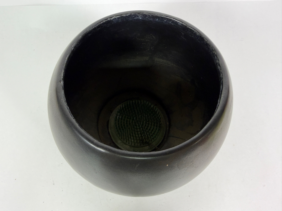 McCoy USA Pottery Vase In Black 6H [Photo 4]