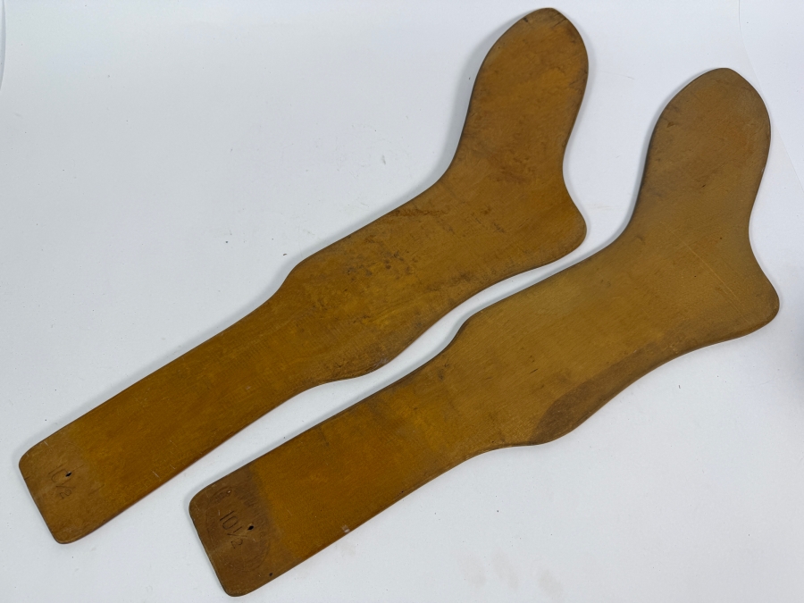 Pair of Antique Pearson Wooden Sock Stretchers 32.5L [Photo 2]