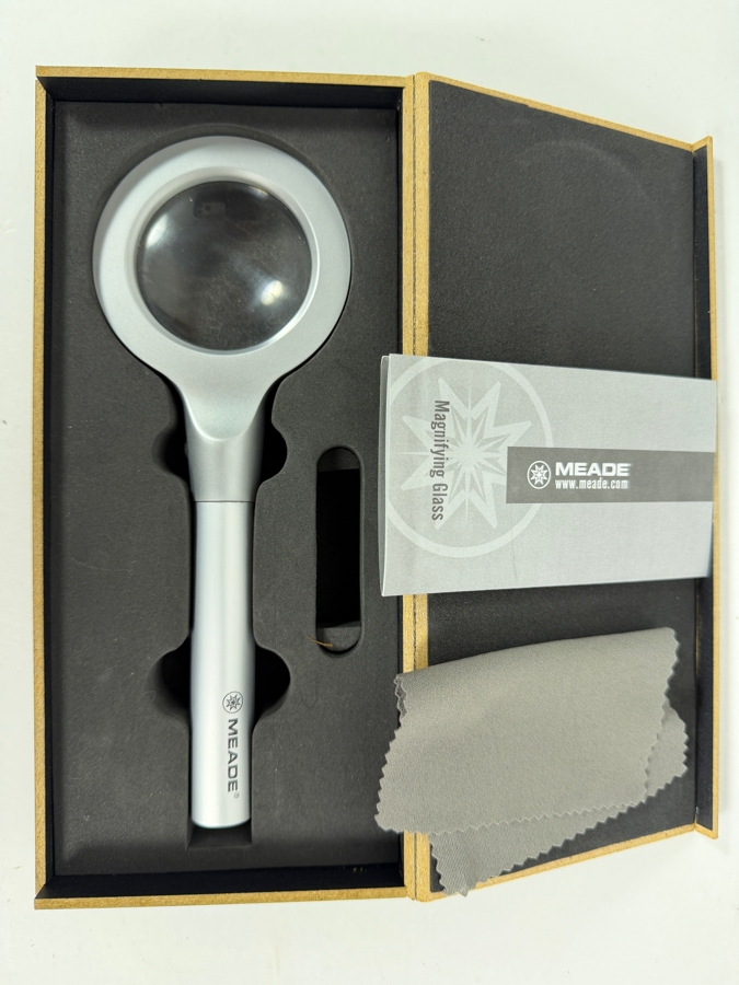 Meade Magnifying Glass [Photo 2]