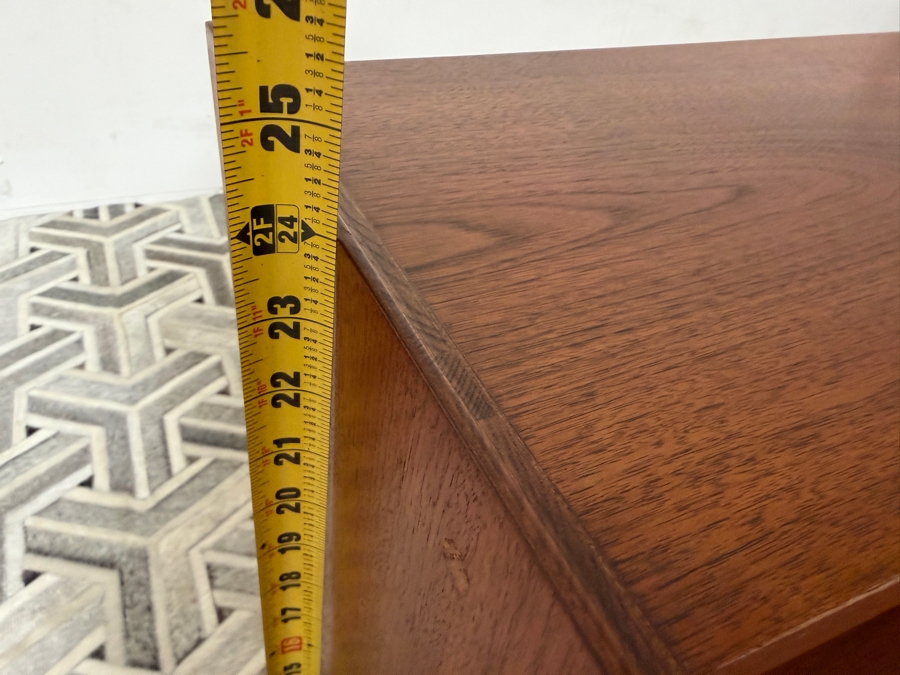 Mid-Century Modern Pair Of Side Tables Nightstands By Cavalier Corporation Chattanooga, TN 24W X 18D X 24H [Photo 18]
