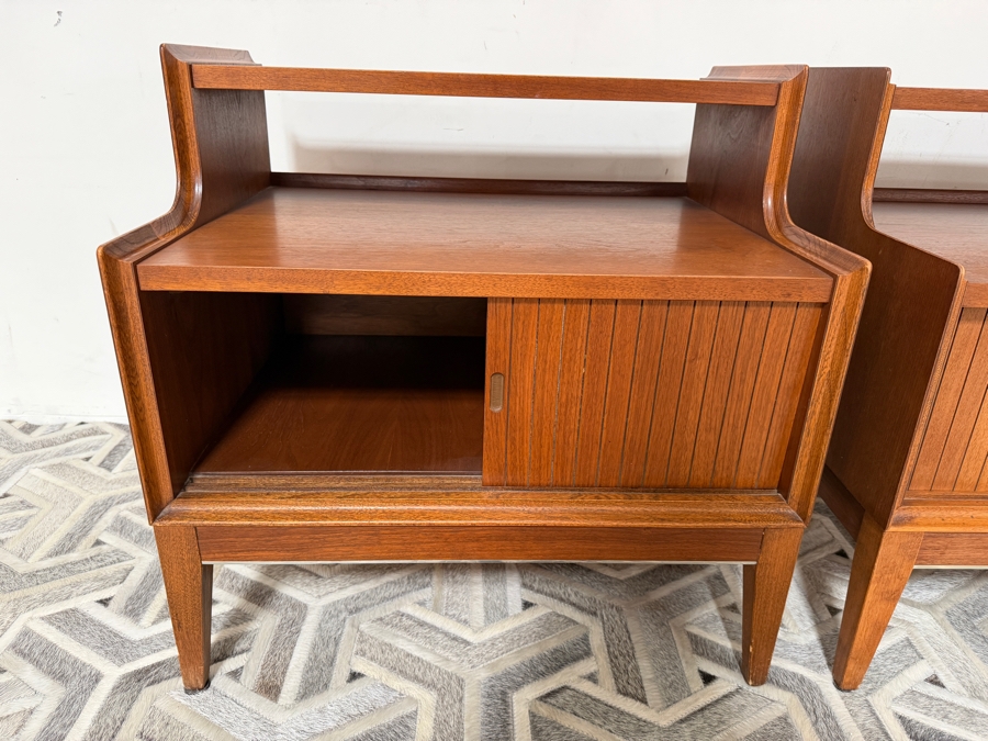 Mid-Century Modern Pair Of Side Tables Nightstands By Cavalier Corporation Chattanooga, TN 24W X 18D X 24H [Photo 6]