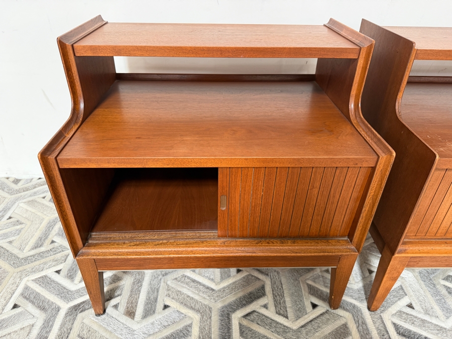 Mid-Century Modern Pair Of Side Tables Nightstands By Cavalier Corporation Chattanooga, TN 24W X 18D X 24H [Photo 7]
