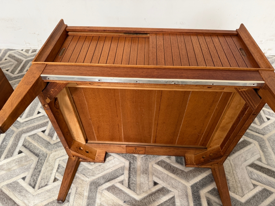 Mid-Century Modern Pair Of Side Tables Nightstands By Cavalier Corporation Chattanooga, TN 24W X 18D X 24H [Photo 15]